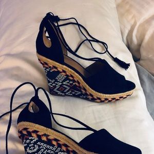 CAbi ilsa wedge spring 2017